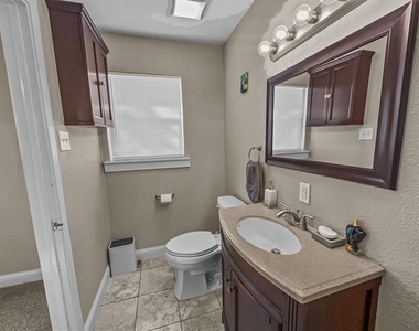 924 Meadow Mead Drive - Photo Thumbnail 11