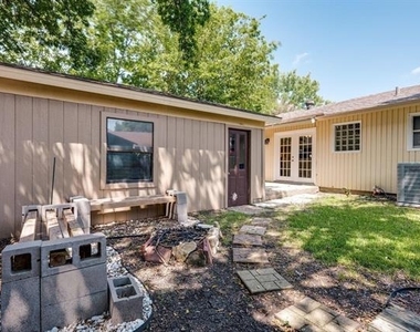 924 Meadow Mead Drive - Photo Thumbnail 17