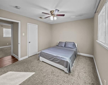 924 Meadow Mead Drive - Photo Thumbnail 6