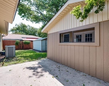 924 Meadow Mead Drive - Photo Thumbnail 19