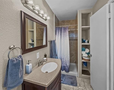 924 Meadow Mead Drive - Photo Thumbnail 9