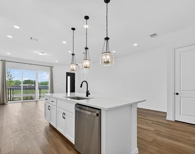 1183 Doris May Drive - Photo Thumbnail 8