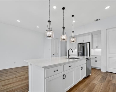 1183 Doris May Drive - Photo Thumbnail 7