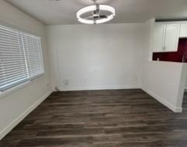 502 E Cody Drive - Photo Thumbnail 2