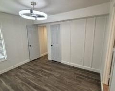502 E Cody Drive - Photo Thumbnail 21