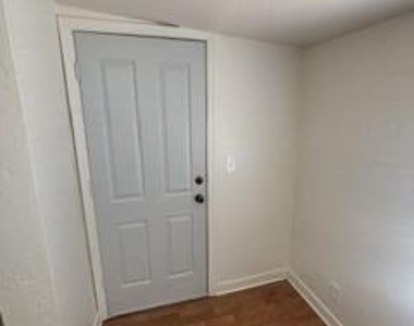 502 E Cody Drive - Photo Thumbnail 29
