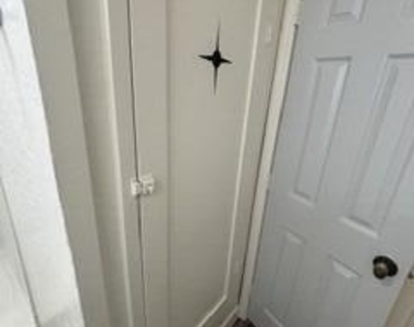 502 E Cody Drive - Photo Thumbnail 14