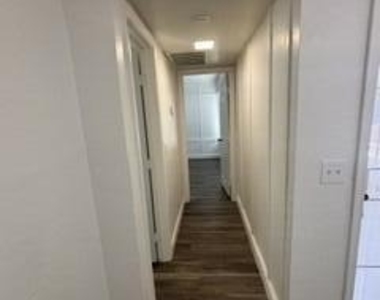 502 E Cody Drive - Photo Thumbnail 10