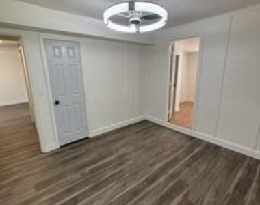 502 E Cody Drive - Photo Thumbnail 4
