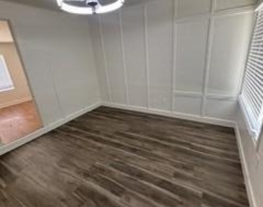 502 E Cody Drive - Photo Thumbnail 17