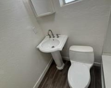 502 E Cody Drive - Photo Thumbnail 12