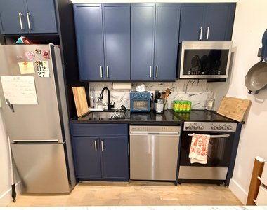 143 Meserole Street - Photo Thumbnail 6