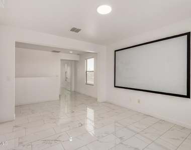 24409 W Sheraton Lane - Photo Thumbnail 22