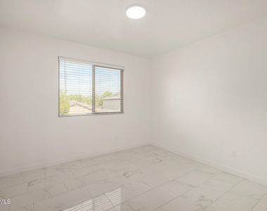 24409 W Sheraton Lane - Photo Thumbnail 25