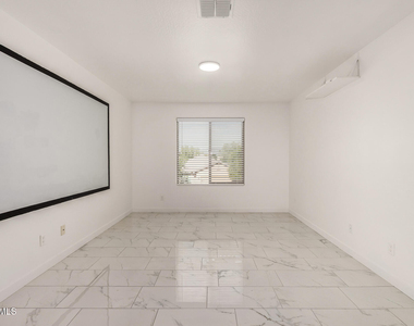 24409 W Sheraton Lane - Photo Thumbnail 21