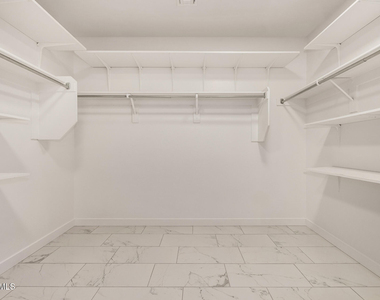 24409 W Sheraton Lane - Photo Thumbnail 20