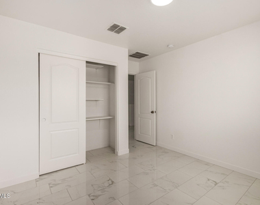 24409 W Sheraton Lane - Photo Thumbnail 26