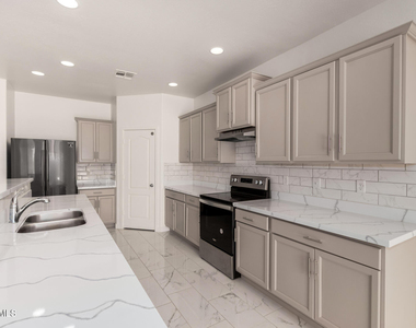 24409 W Sheraton Lane - Photo Thumbnail 11