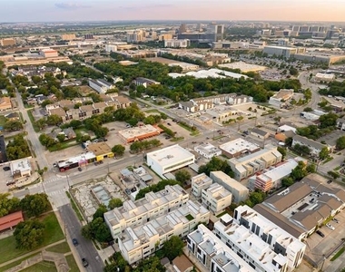 4616 Steel Street - Photo Thumbnail 12