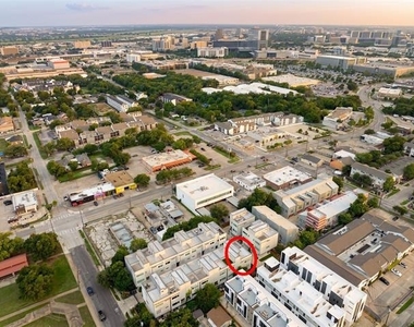 4616 Steel Street - Photo Thumbnail 9