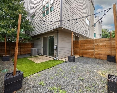 4616 Steel Street - Photo Thumbnail 10