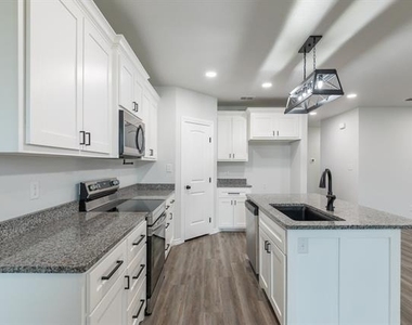 381 Kristie Path - Photo Thumbnail 8