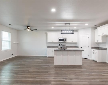 381 Kristie Path - Photo Thumbnail 5