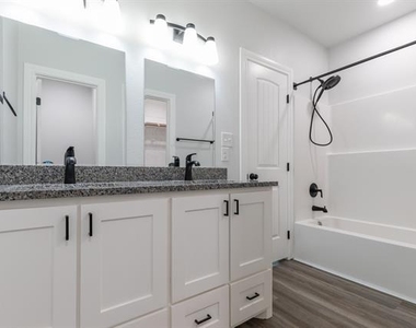 381 Kristie Path - Photo Thumbnail 12