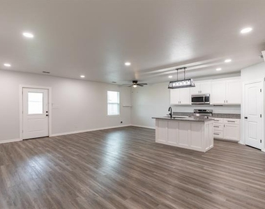 381 Kristie Path - Photo Thumbnail 2