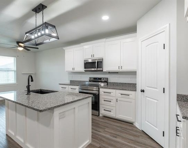 381 Kristie Path - Photo Thumbnail 6