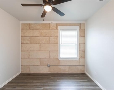 381 Kristie Path - Photo Thumbnail 15