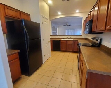 8458 E Edgewood Avenue - Photo Thumbnail 4