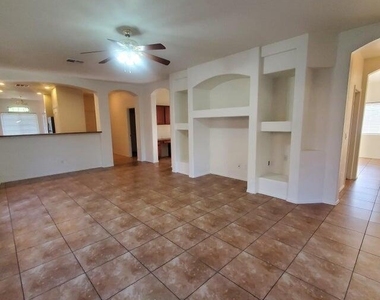 8458 E Edgewood Avenue - Photo Thumbnail 5
