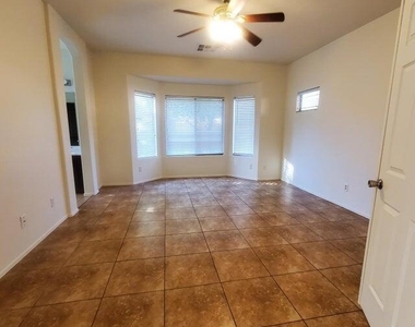 8458 E Edgewood Avenue - Photo Thumbnail 7