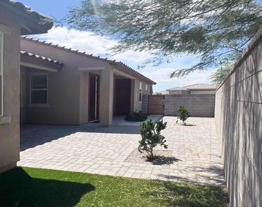 20626 W Ormondo Way - Photo Thumbnail 21
