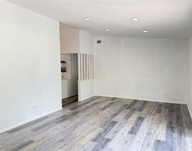 4718 Bethany Drive - Photo Thumbnail 2