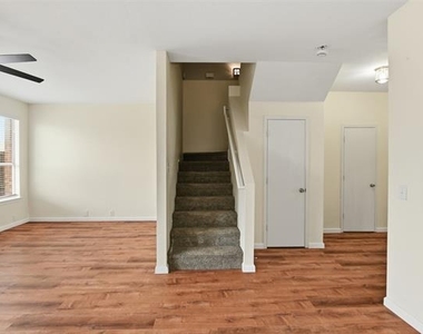 2620 Ezekial Way - Photo Thumbnail 10