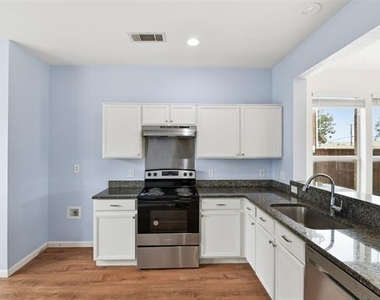 2620 Ezekial Way - Photo Thumbnail 8