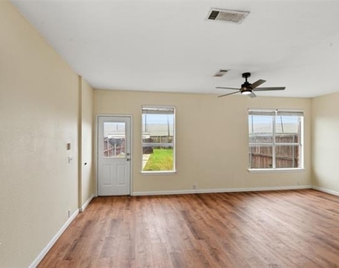 2620 Ezekial Way - Photo Thumbnail 5