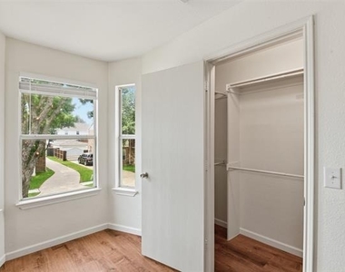 2620 Ezekial Way - Photo Thumbnail 12