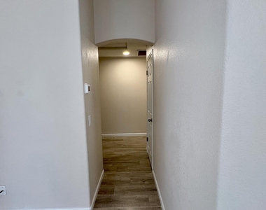 8556 W Carol Avenue - Photo Thumbnail 14