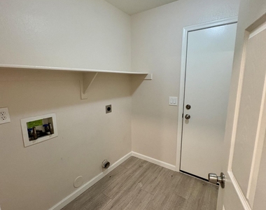 8556 W Carol Avenue - Photo Thumbnail 33