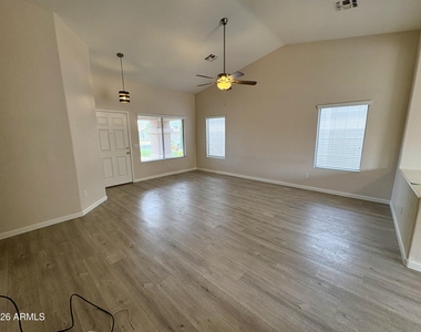 8556 W Carol Avenue - Photo Thumbnail 7