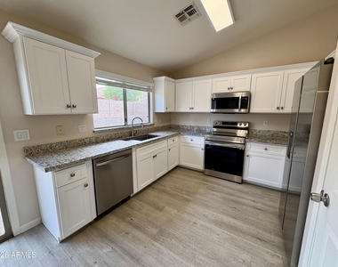 8556 W Carol Avenue - Photo Thumbnail 12