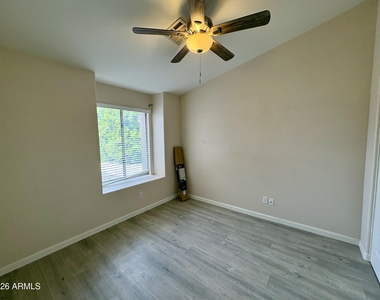8556 W Carol Avenue - Photo Thumbnail 28