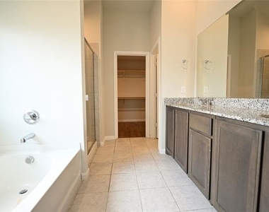 260 Old Wichita Trail - Photo Thumbnail 17