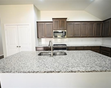 260 Old Wichita Trail - Photo Thumbnail 10