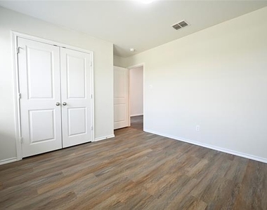 260 Old Wichita Trail - Photo Thumbnail 6