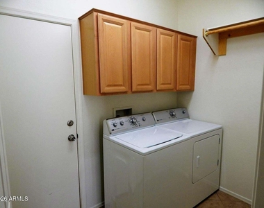 8770 W Wood Drive - Photo Thumbnail 3