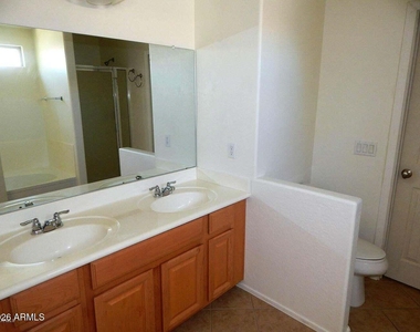 8770 W Wood Drive - Photo Thumbnail 6